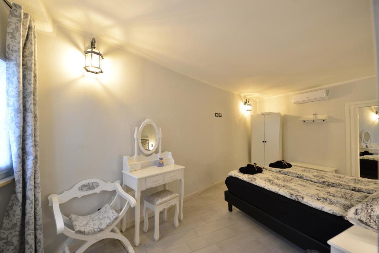 Residenza Al Castello Hotel Castellaro  Bagian luar foto